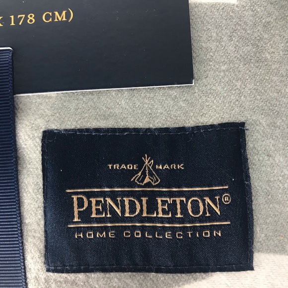 Pendleton Throw Blanket - Picture 2 of 6